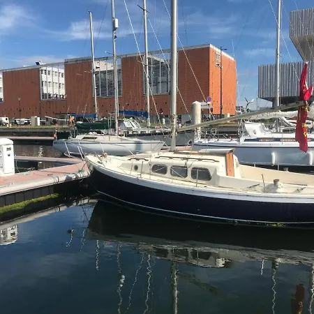 Botel Baroudeur Des Mers